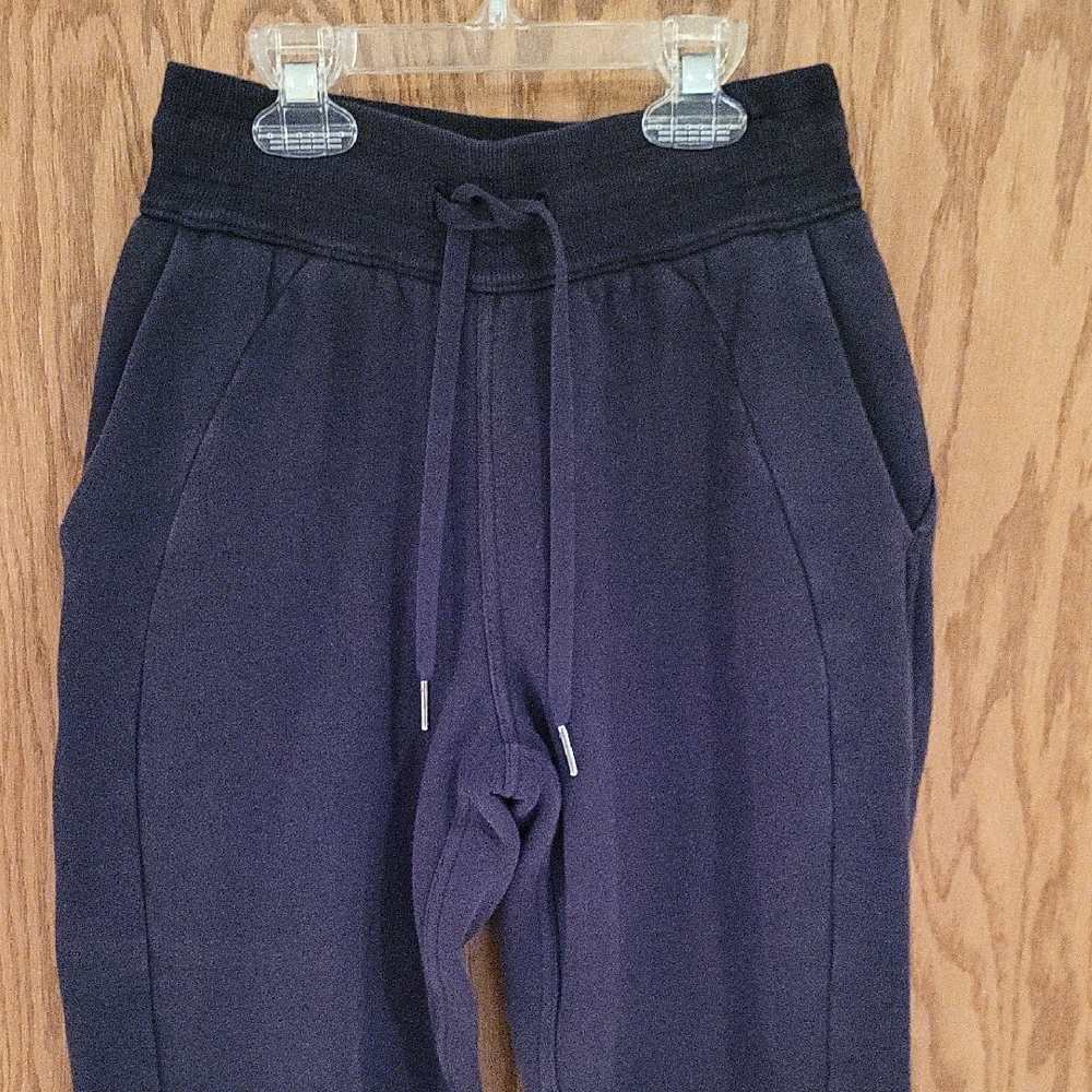 Lululemin Black Scuba Joggers Pants, Size 0